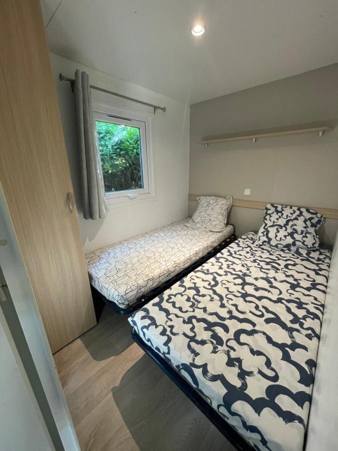Mobil-Home Au Pied Du Luberon La Roque d'Antheron Bagian luar foto