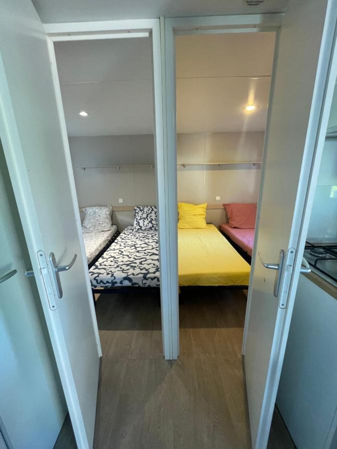 Mobil-Home Au Pied Du Luberon La Roque d'Antheron Bagian luar foto